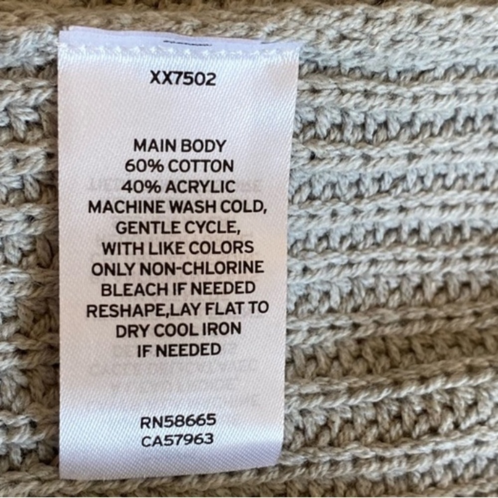 BP Gray Cleo Crop Crewneck
Sweater NWT Size XS - Picture 6 of 6